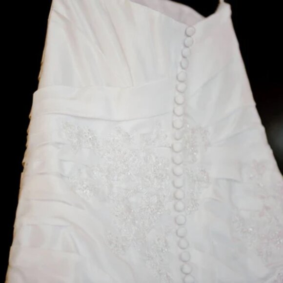 Davids Bridal Taffeta draped A-line gown - Picture 6 of 8